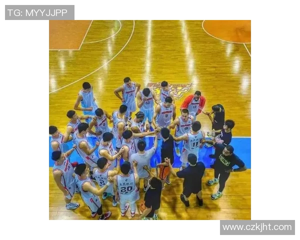 广州篮球队配合问题引发热议球迷对战术和球员默契提出不同看法