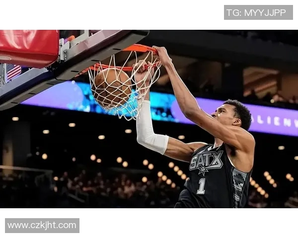 勇士与马刺第六场激战回顾谁将晋级季后赛的关键对决